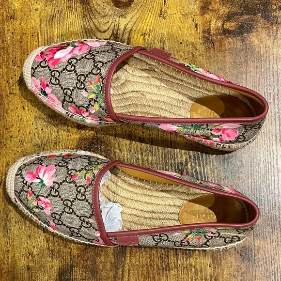 Authentic Gucci espadrille. Size 7 1/2 - Picture 3 of 14